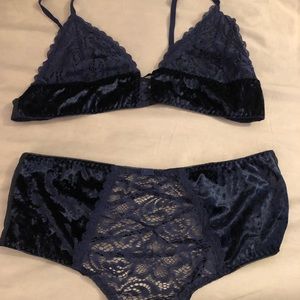 Plus size 2 piece women’s lingerie Sz: 3X